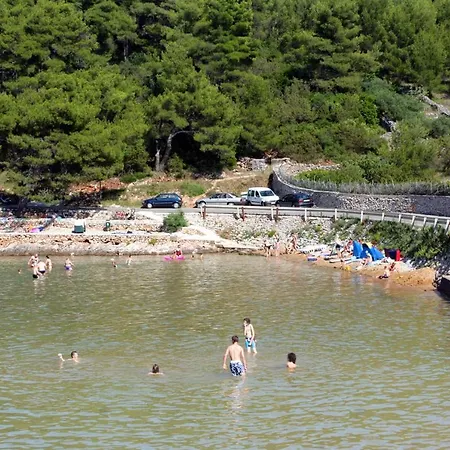 5703a * Jelsa (Hvar)