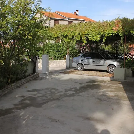 Apartment 5703a
