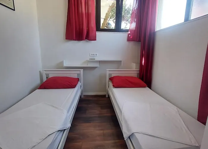 5703a Jelsa (Hvar)
